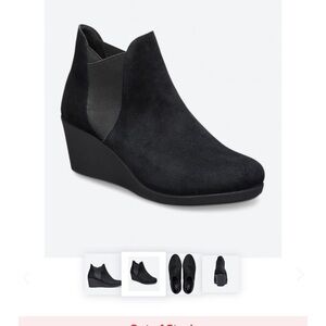 CROCS Women's Leigh Wedge Chelsea Boot